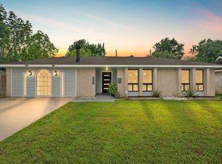 6215 Heatherbrook Dr, Houston, TX 77085