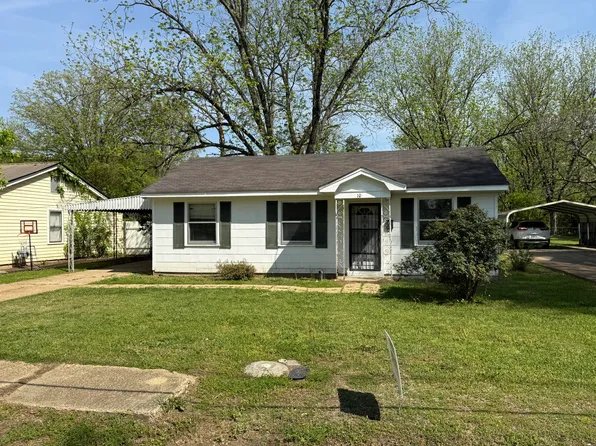 210 Murphy St, Okolona, MS 38860