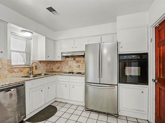 3rd image of 10614 Faircroft Dr