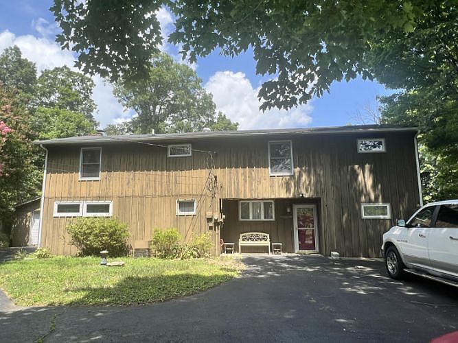 1st image of 644 Cumberland Dr