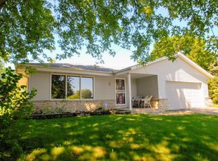 7171 N 98th St, Milwaukee, WI 53224