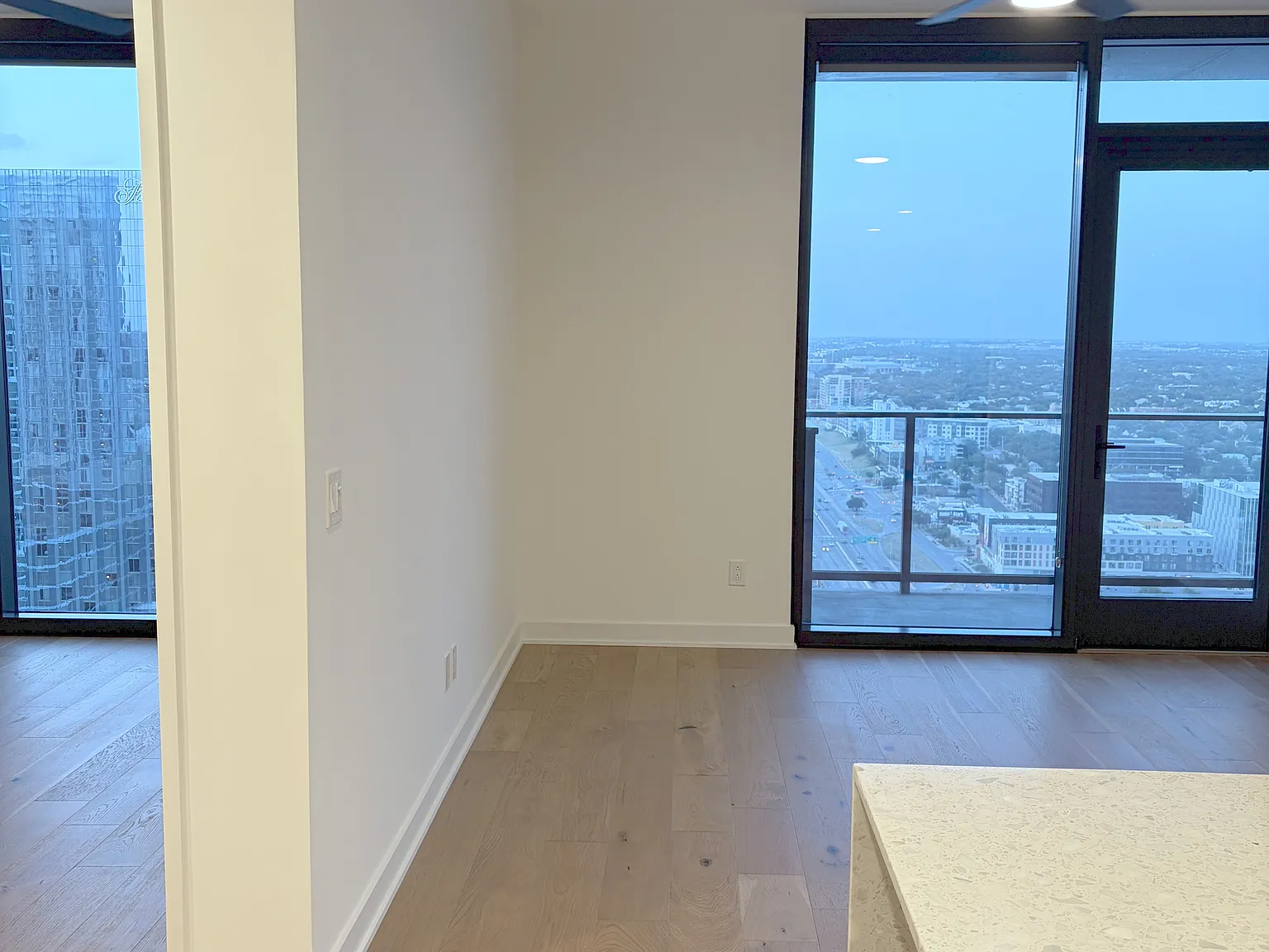 1 bed, 697 sqft, $2,850 — Photo 3