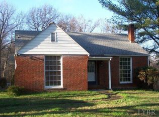 306 Charlotte St, Brookneal, VA 24528