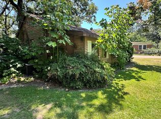 203 Roosevelt Rd, Hooks, TX 75561