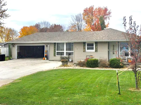 208 W County Rd, Jerseyville, IL 62052