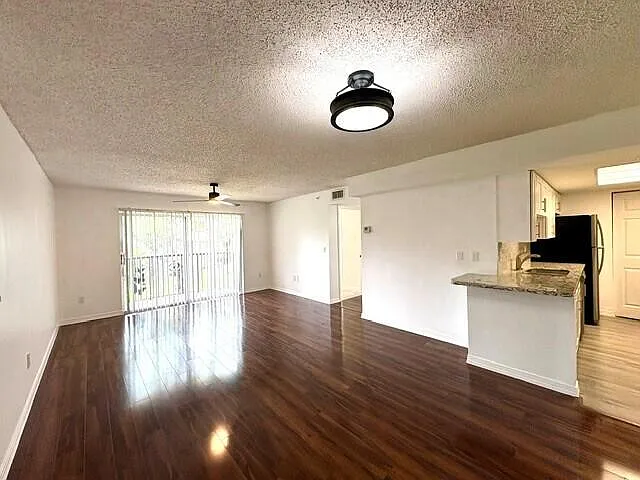 100 Crestwood Ct N #108 — Photo 23