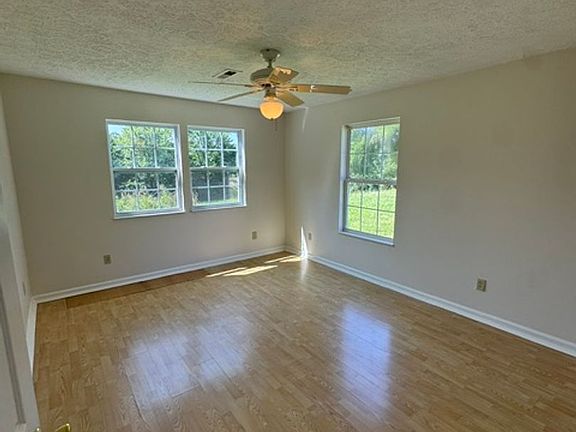 3rd image of 3222 Craigs Chapel Rd
