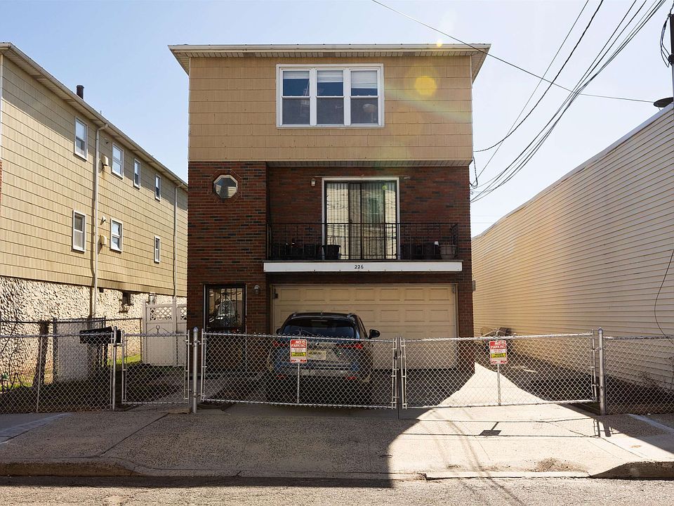 1st image of 226 Webster Ave