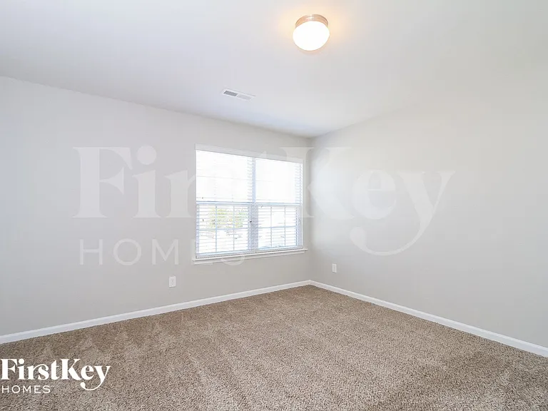 1438 Waverly St — Photo 11