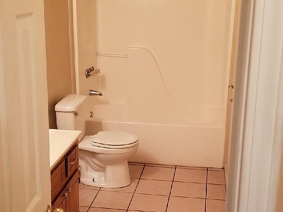 5th image of 1712 Arlington St #1712