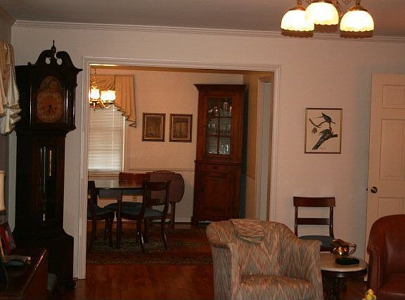 4th image of 580 Elmwood Dr