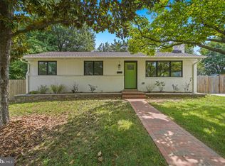 2123 N Earley St, Alexandria, VA 22304