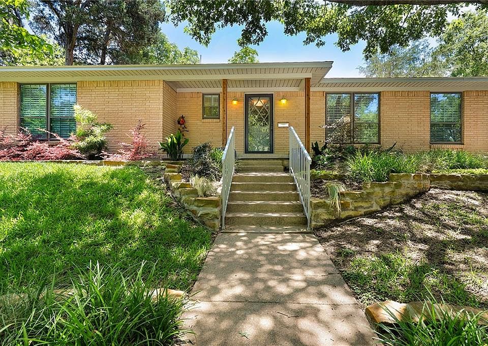 1st image of 10554 Creekmere Dr