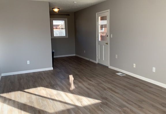 5th image of 161 Elva Ct