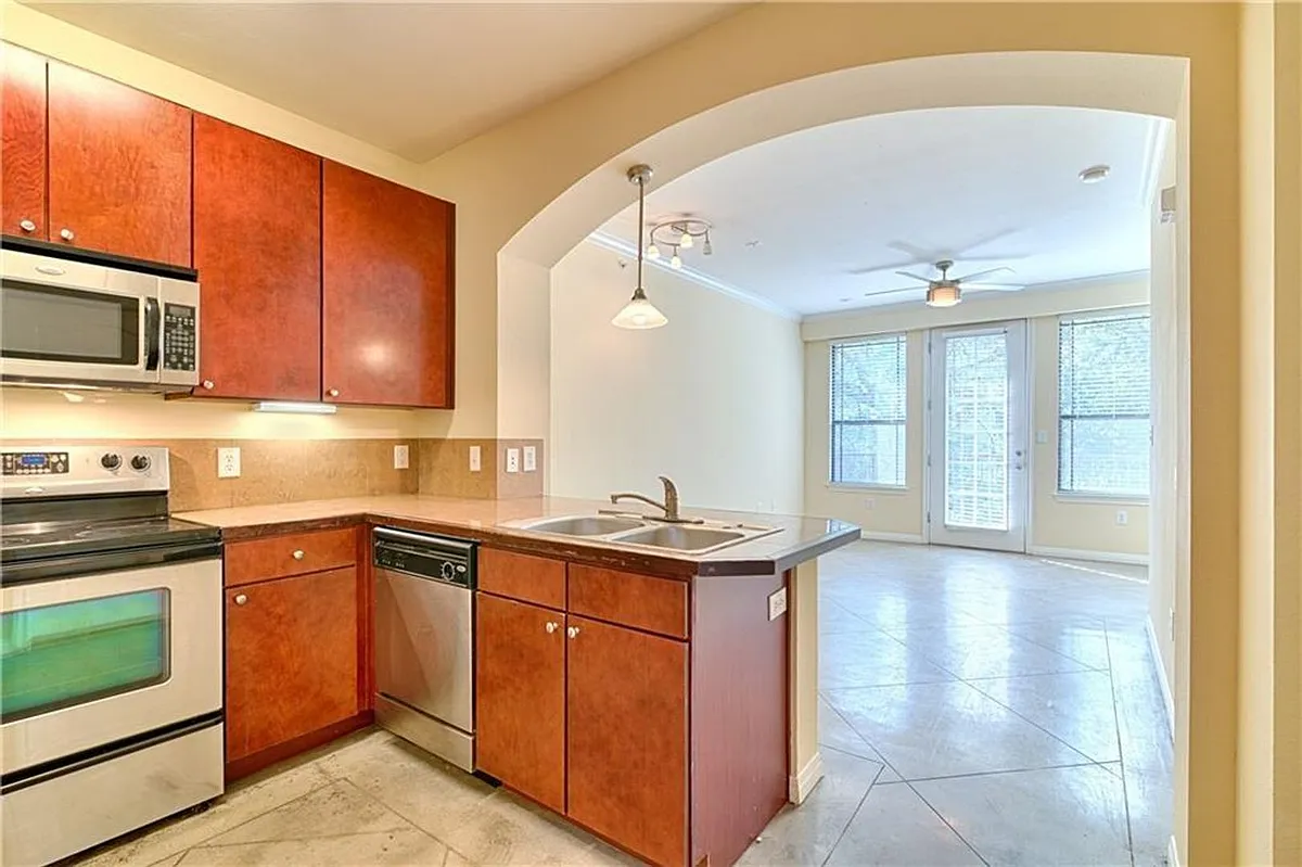 Building Photo - 2505 San Gabriel #506