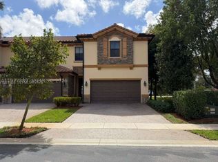 12350 Southern Pines Ct, Fort Lauderdale, FL 33328