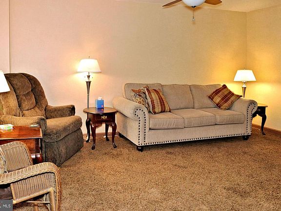 5th image of 10901 Nandina Ct