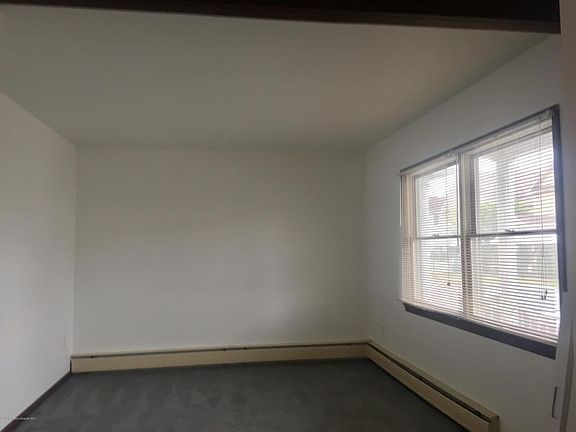 3rd image of 421 Willow Ave