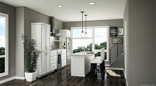 2nd image of 2821 Youngblood St #18