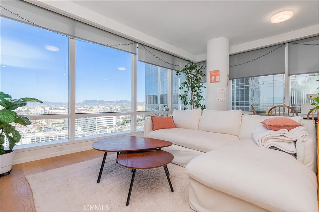 1 bed, 823 sqft, $3,000 — Photo 2