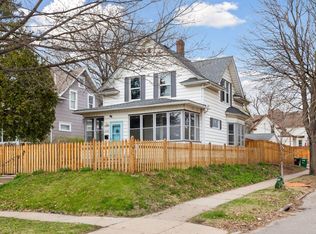 1055 Wakefield Ave, Saint Paul, MN 55106