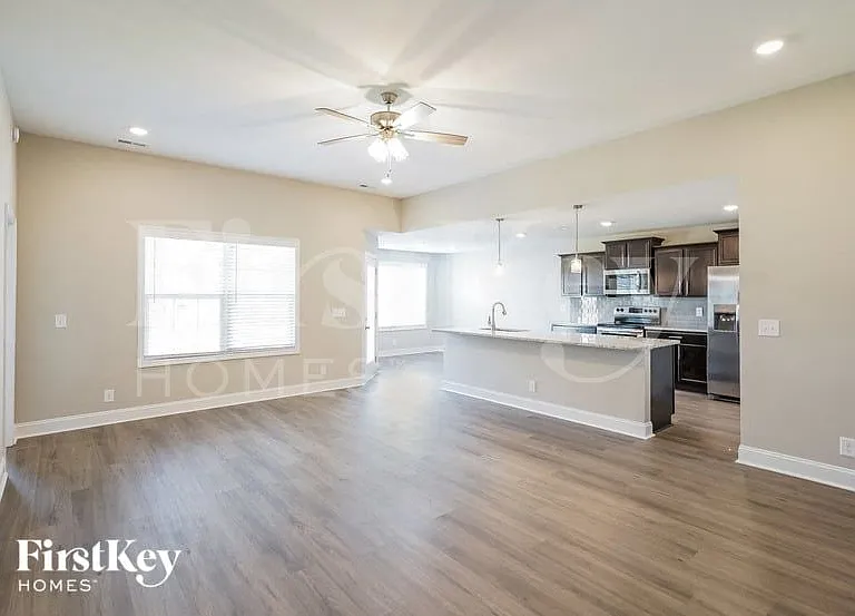 619 Alvin Rd — Photo 3