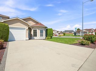 9715 Vincenzo Dr, Pasco, WA 99301
