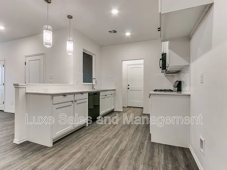 8012 NW 110th Dr — Photo 39