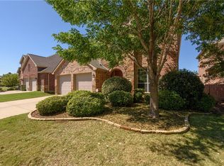 1131 Golf Club Dr, Lantana, TX 76226