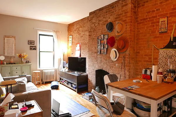 Rented by JK Dansar Corp | media 9