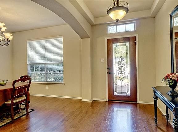 3rd image of 2009 Sharpsbury Dr