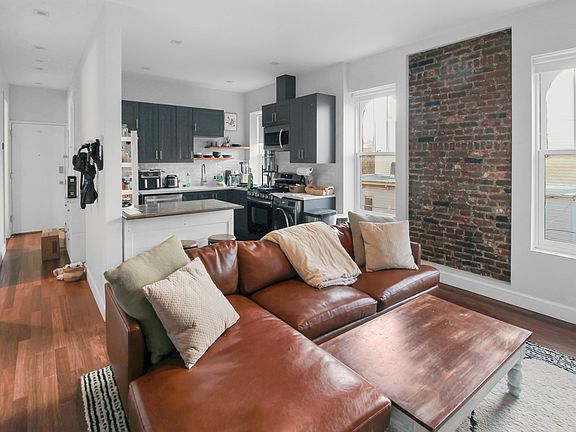 3rd image of 179 Meserole Ave APT 2L