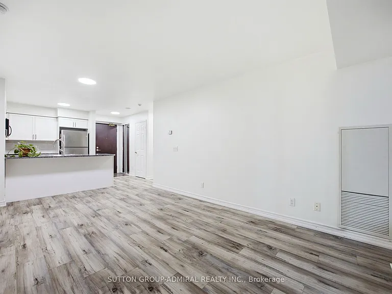 30 Grand Trunk Cres #309 — Photo 11