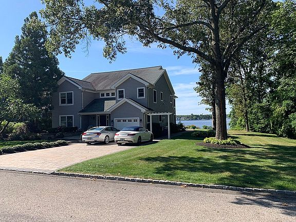 4th image of 81 Cranmoor Dr