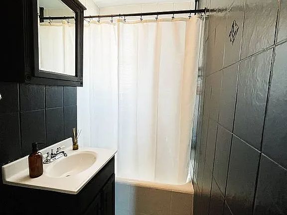 5th image of 225 23rd St #5B
