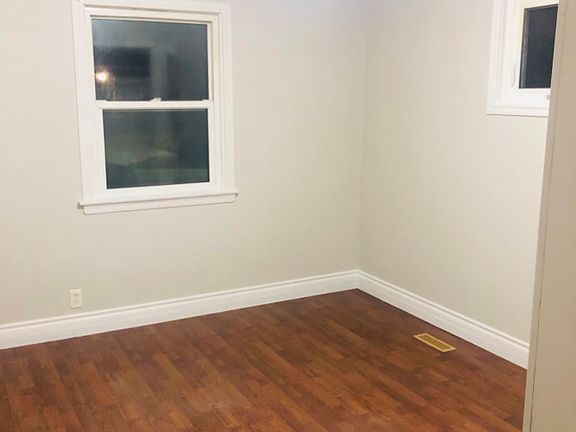 3rd image of 10433 69th Ave NW
