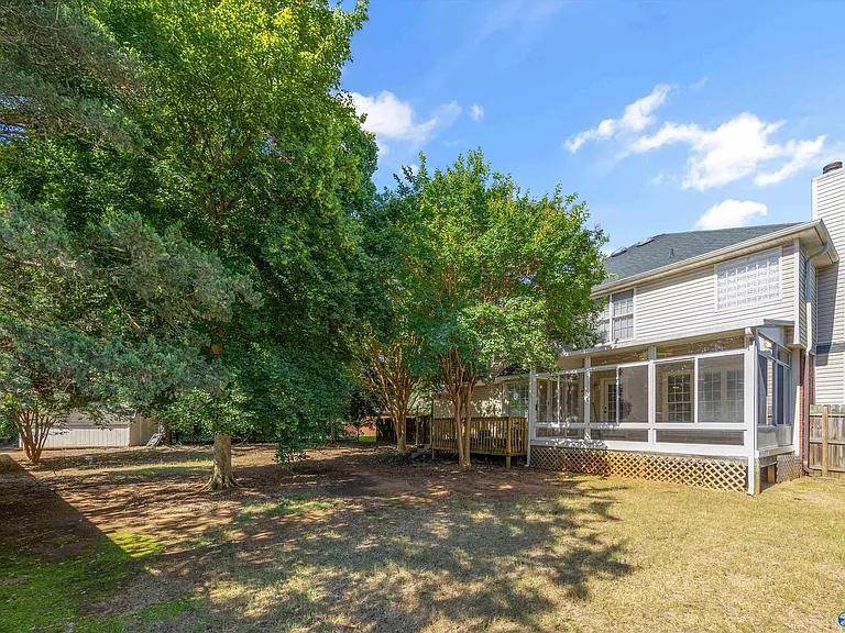 115 Medicine Bend Ct — Photo 16