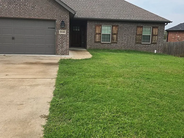 2143 Sweetwater Ranch Ave — Photo 1