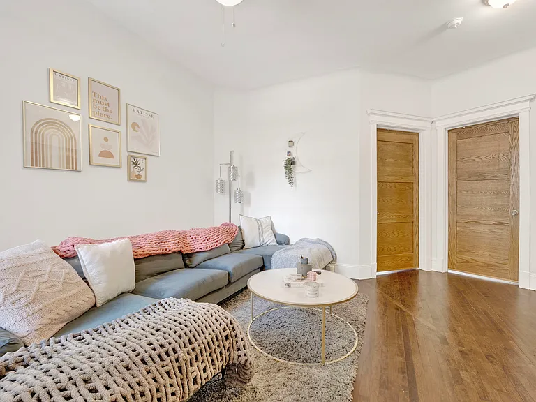 1010 W Dakin St #2 — Photo 3