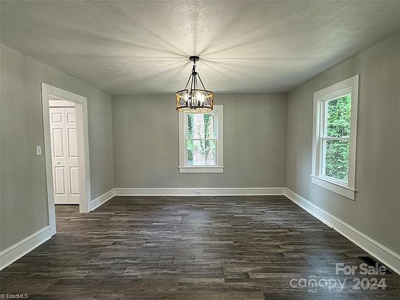 5th image of 1904 Swan Dr