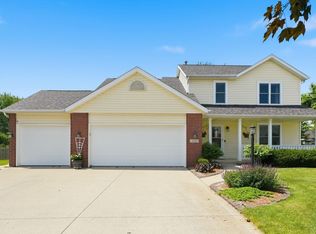 8211 Fallen Pine Ct, Fort Wayne, IN 46815