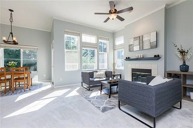 2152 Newport Way NW — Photo 2