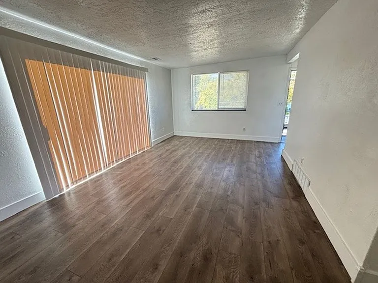 752 N Irving St — Photo 22