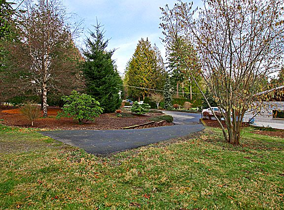 3rd image of 3237 NE 1st St