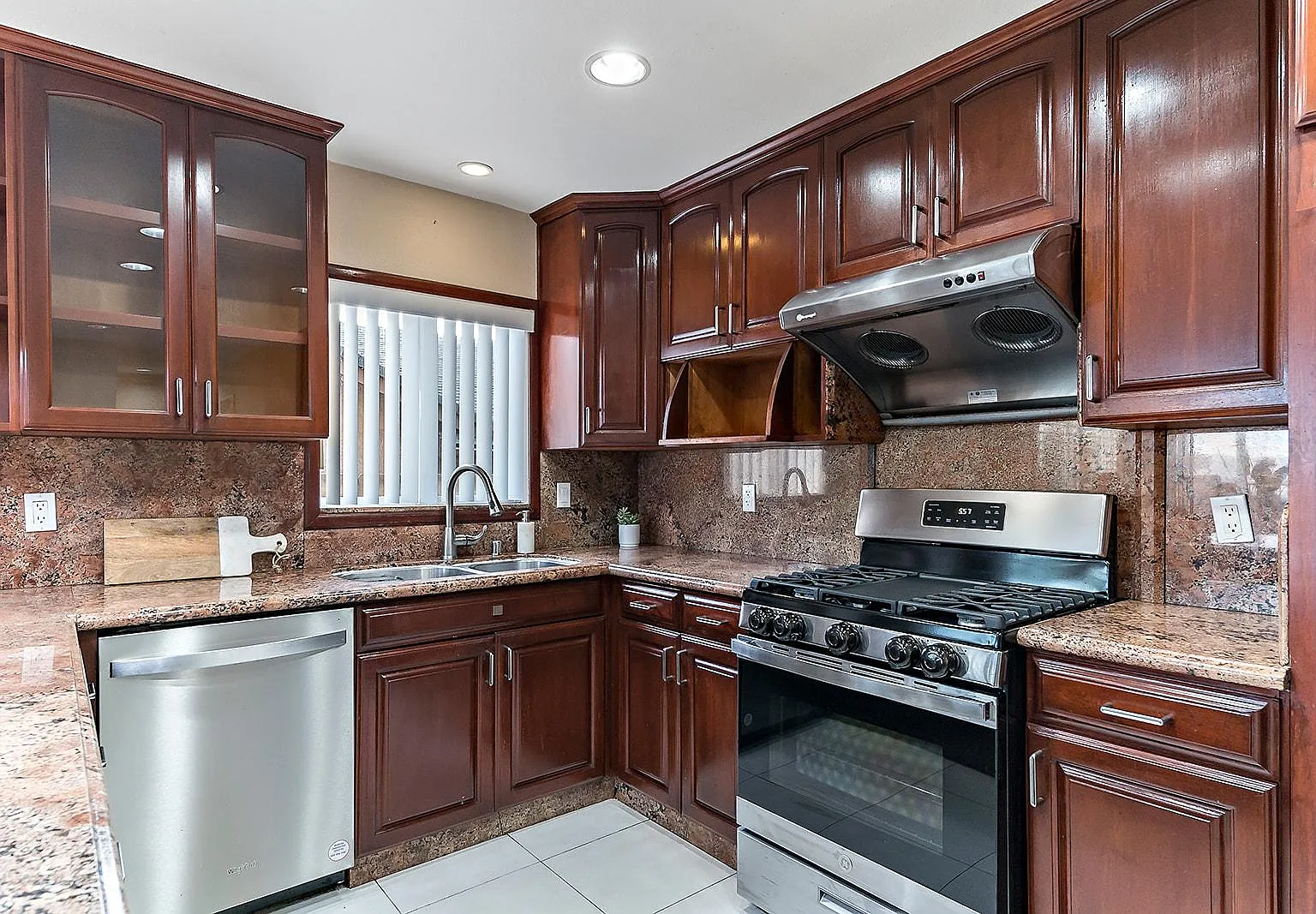 3 bed, 1579 sqft, $3,250 — Photo 3