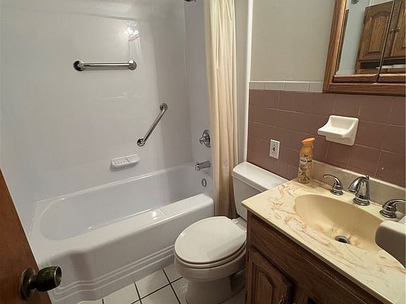 2nd image of 1331 Bradford St NW