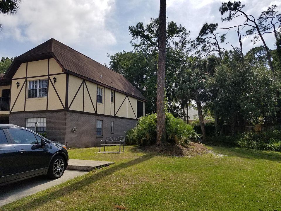 1st image of 2979 Sir Hamilton Cir #2979