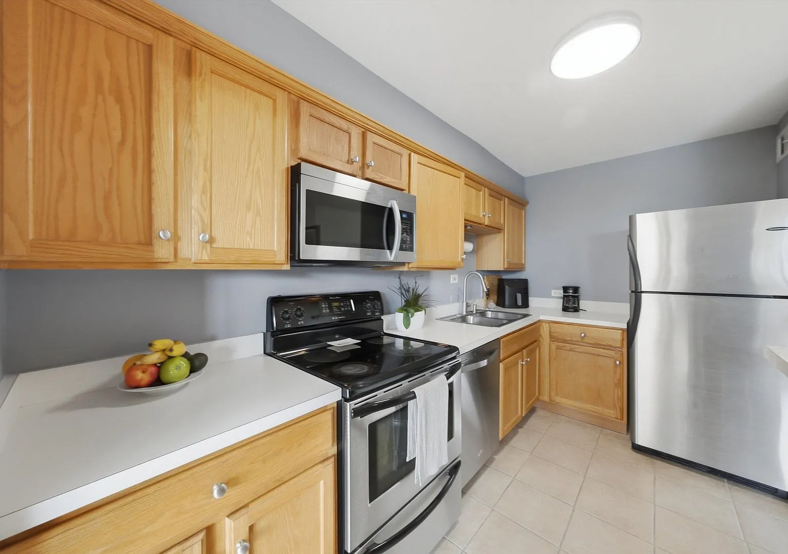 1 bed, 650 sqft, $2,200 — Photo 3