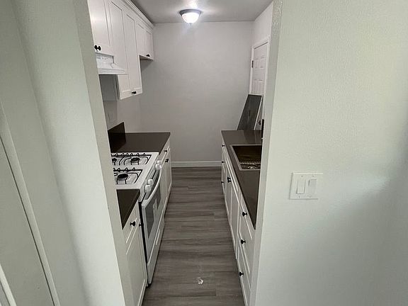 5th image of 1325 Stanley Ave APT 2