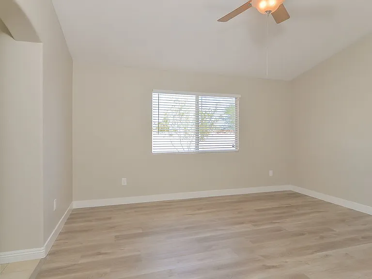 1100 Sport Of Kings Ave — Photo 9